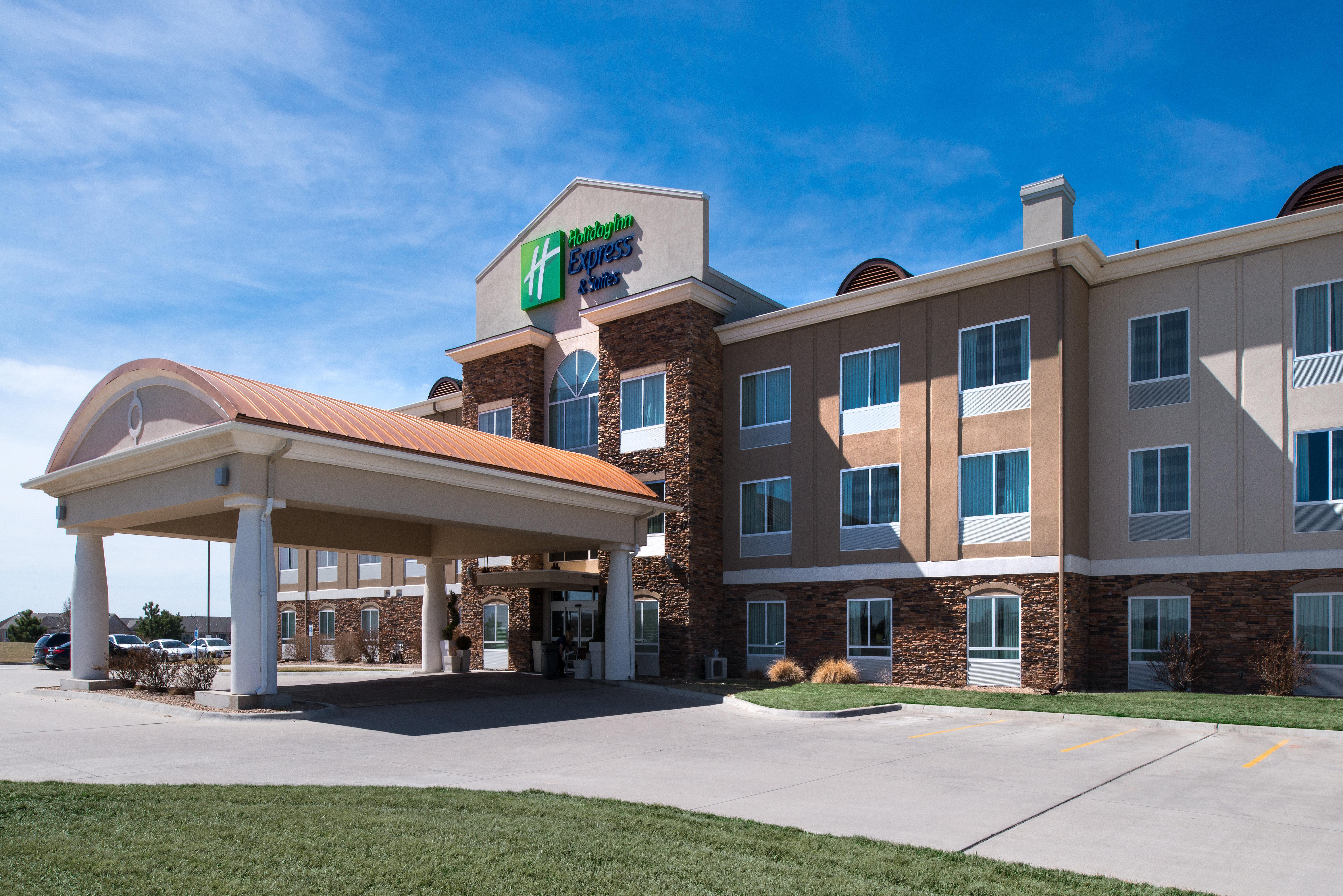 Holiday Inn Express Northwest Maize By Ihg Exterior photo