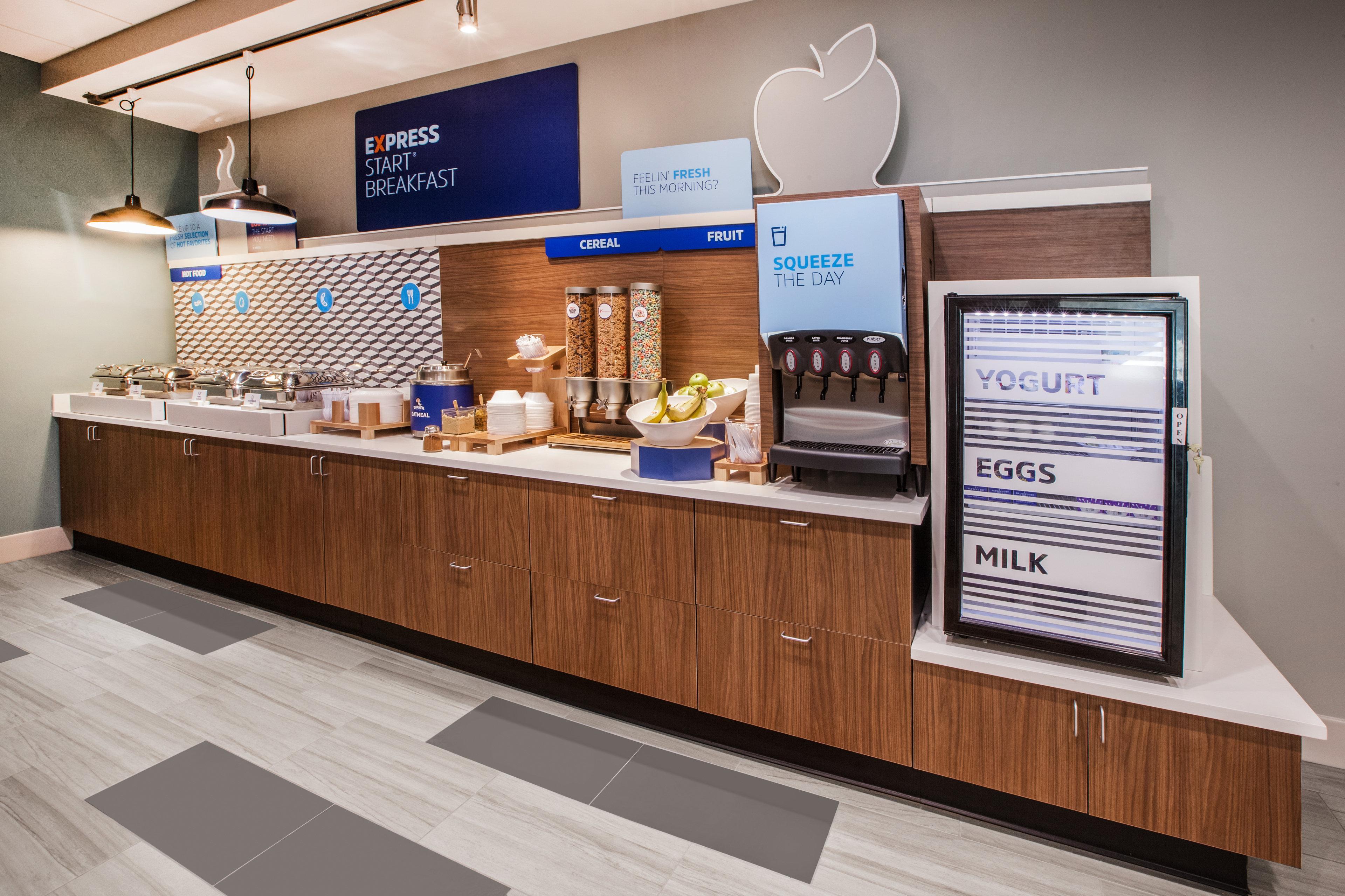 Holiday Inn Express Northwest Maize By Ihg Exterior photo