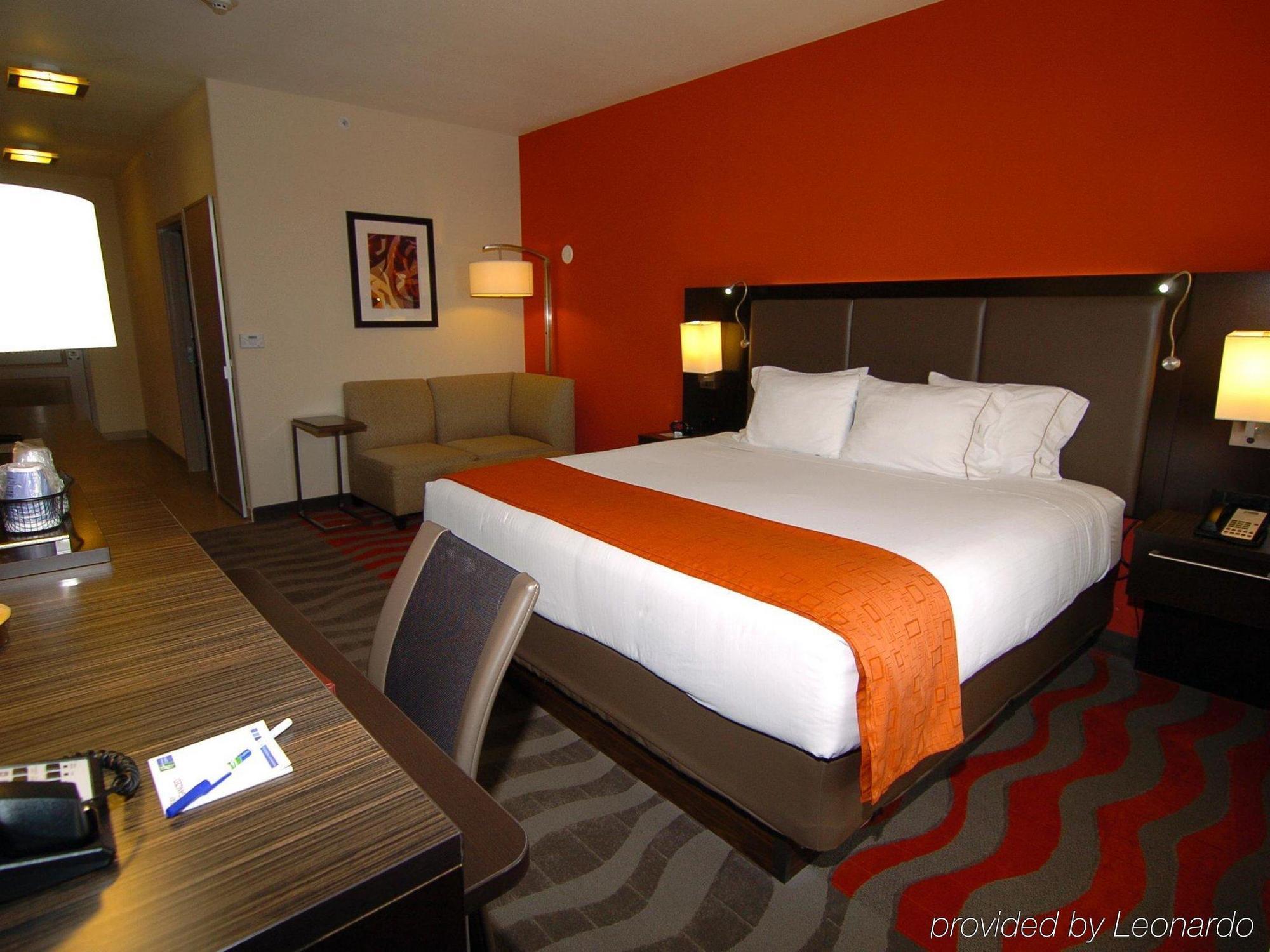 Holiday Inn Express Northwest Maize By Ihg Exterior photo