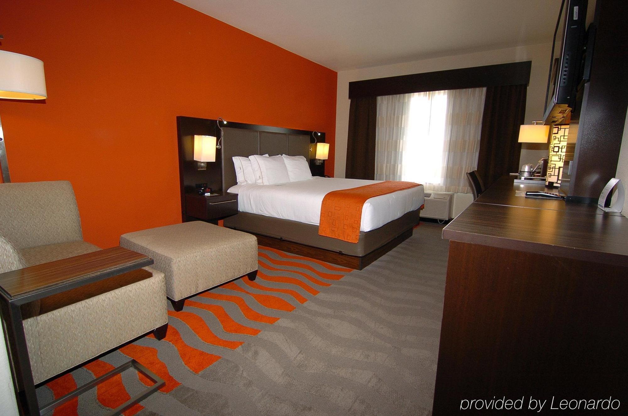 Holiday Inn Express Northwest Maize By Ihg Exterior photo
