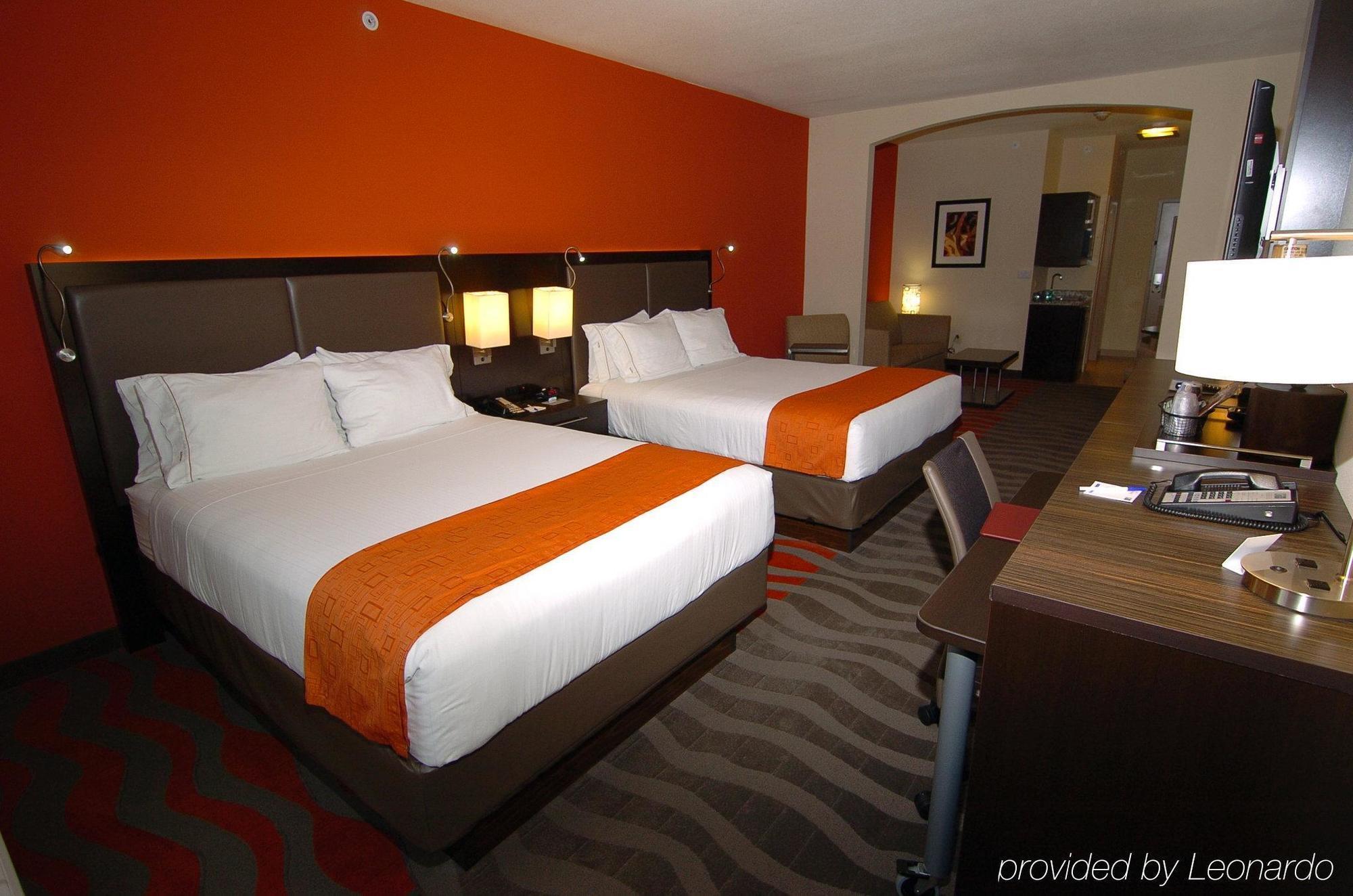 Holiday Inn Express Northwest Maize By Ihg Exterior photo