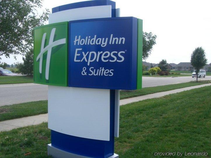 Holiday Inn Express Northwest Maize By Ihg Exterior photo