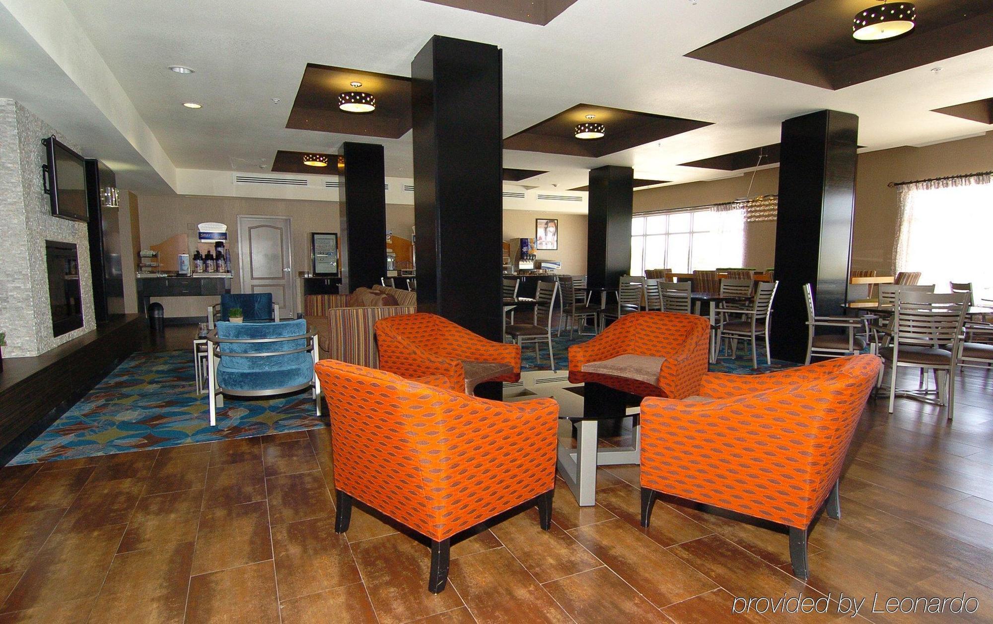 Holiday Inn Express Northwest Maize By Ihg Exterior photo