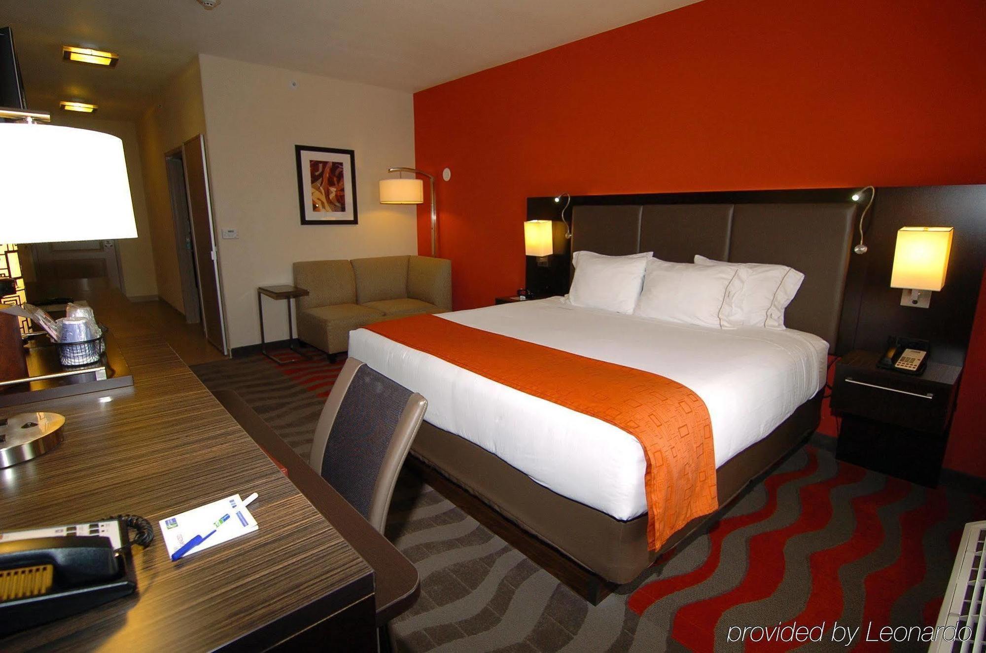Holiday Inn Express Northwest Maize By Ihg Exterior photo